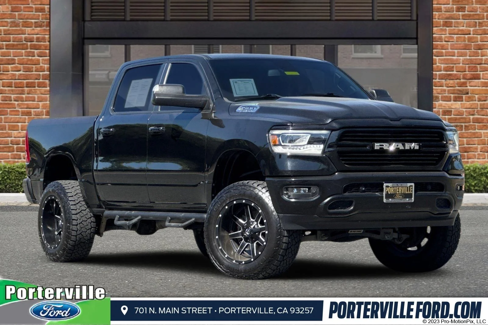 2019 RAM 1500 Big Horn/Lone Star 4x4 Crew Cab 5'7's photo