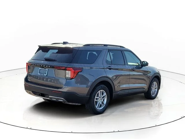 New 2027 Gray Metallic Ford Active image 5