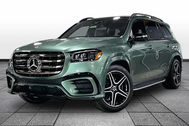 New 2026 MANUFAKTUR Ireland Mid Green Metallic Mercedes-Benz GLS 450 image 3