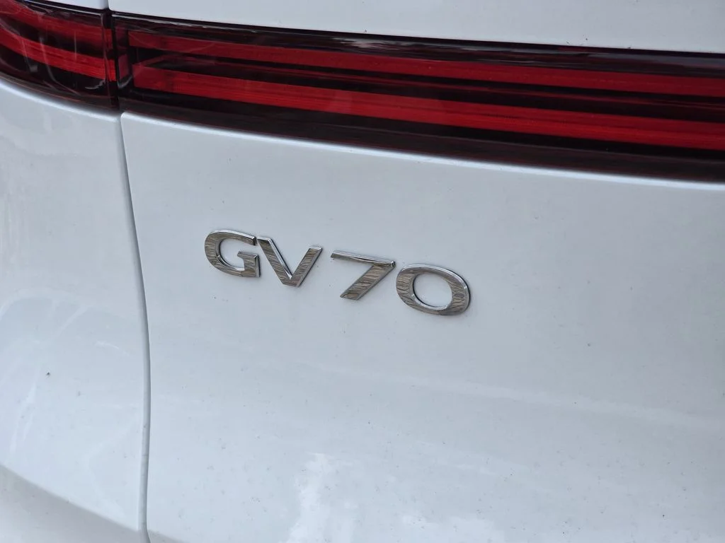 New 2026 White Genesis 2.5T image 6