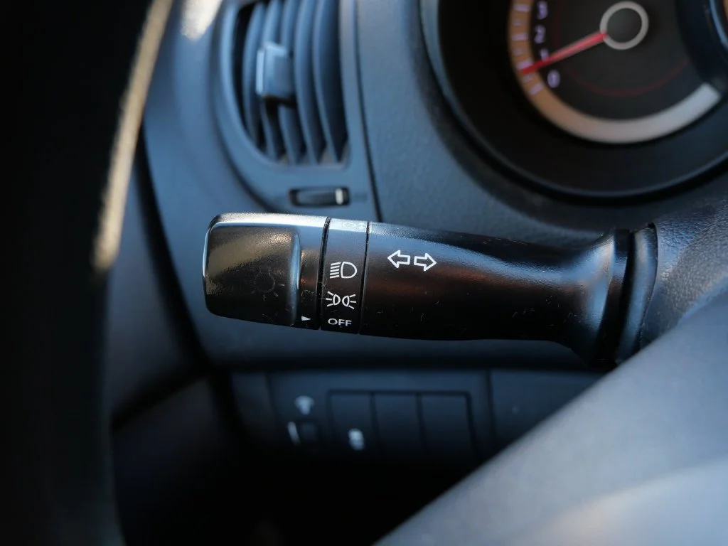 Used 2013 Silver Kia EX image 24