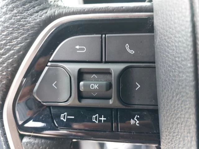 Used 2022 Black Toyota Platinum image 17