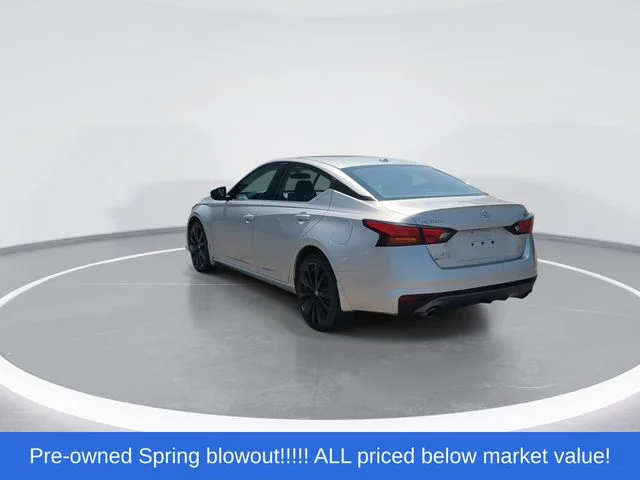 Used 2020 Silver Nissan 2.5 SR image 6