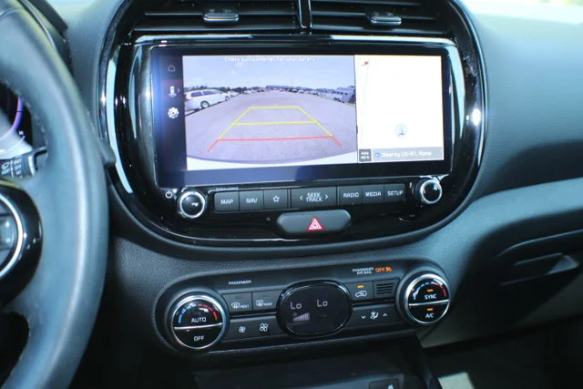 Used 2025 Snow White Pearl Kia EX image 12