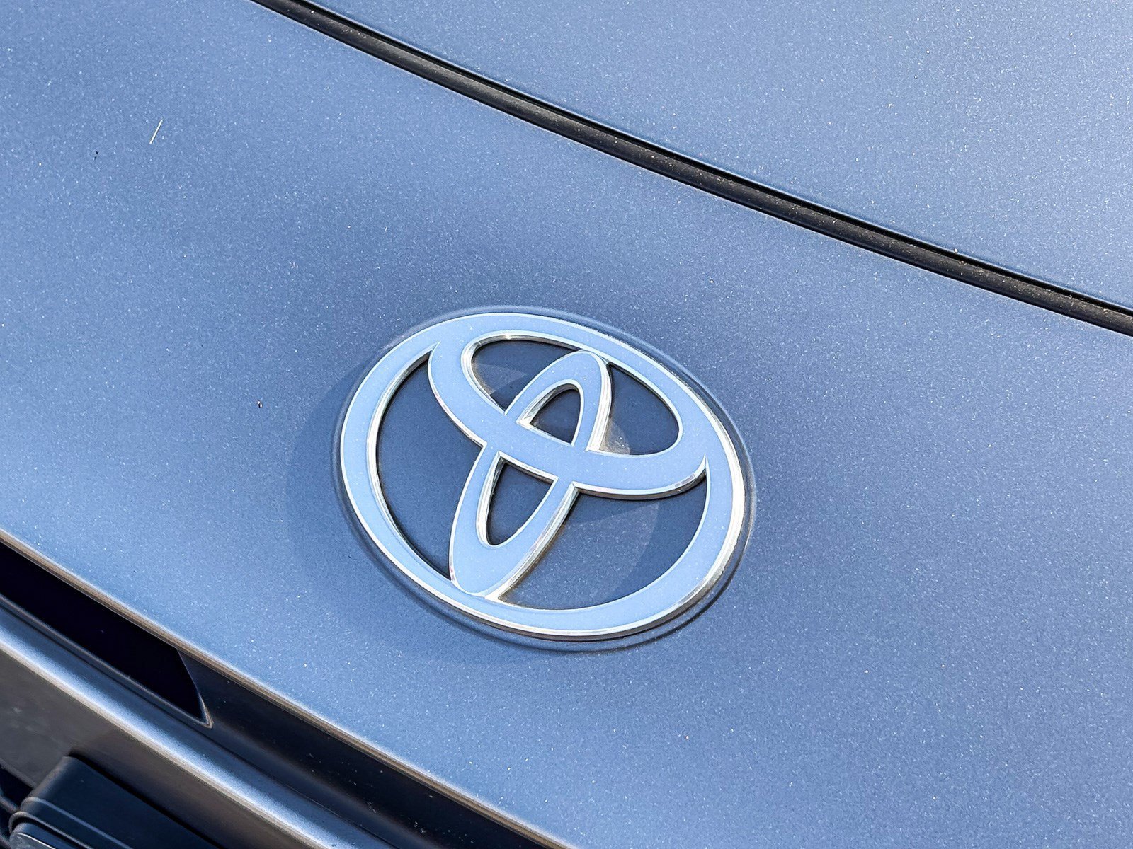 Certified Used 2025 Heavy Metal Toyota SE image 9