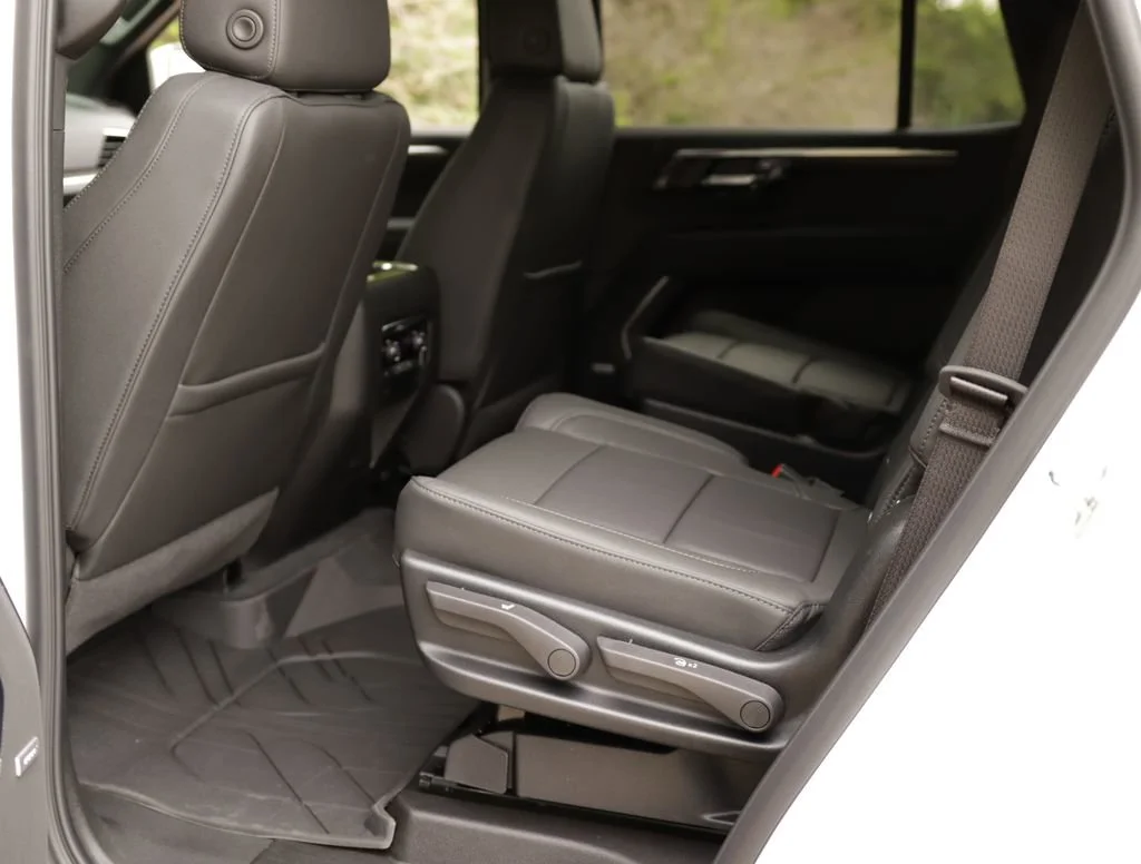 New 2026 Summit White Chevrolet LT image 29
