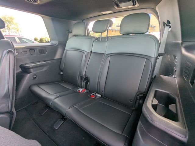 New 2027 Glacial White Pearl Kia X-LINE SX image 16