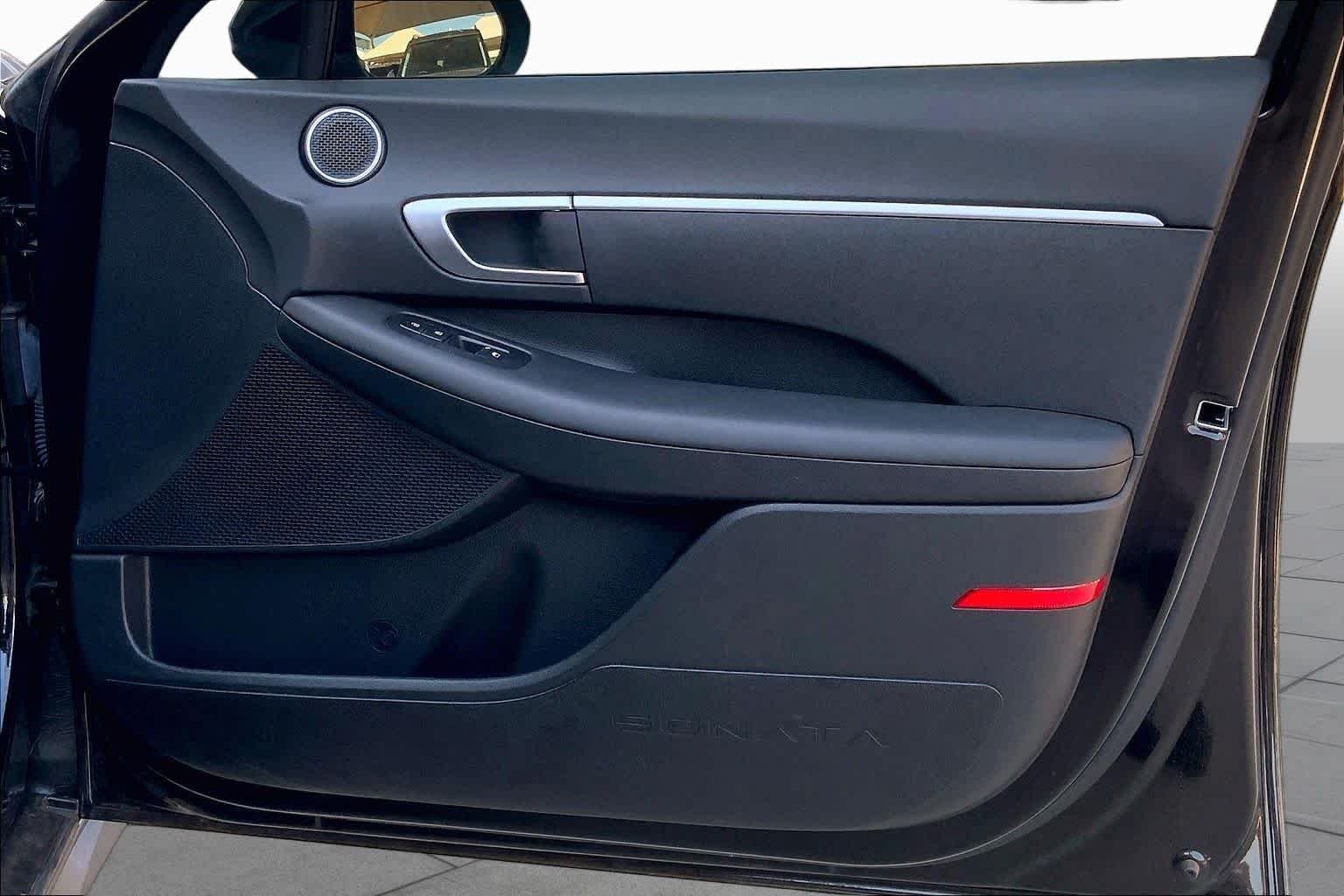 2025 Hyundai Sonata SE - Photo 22