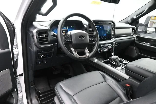 Certified Used 2024 Oxford White Ford XLT image 9