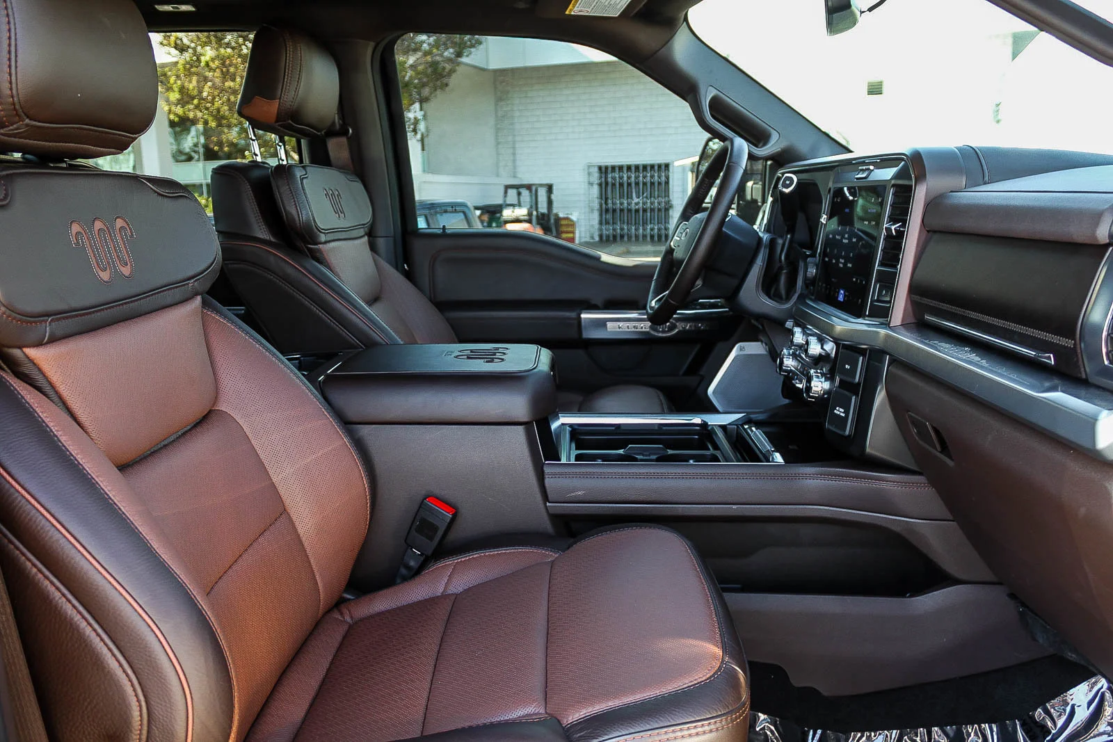 New 2025 Agate Black Metallic Ford F-350® King Ranch® image 17