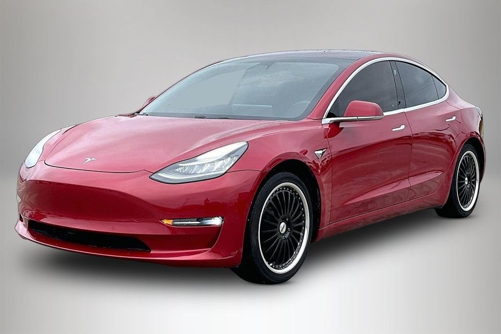 Used 2018  Tesla Long Range image 2