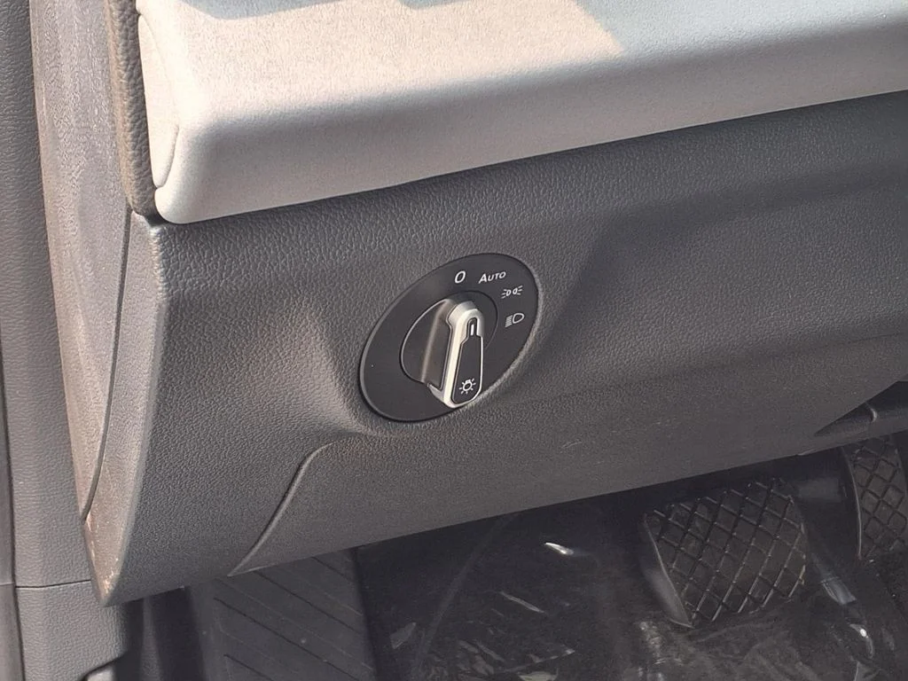 New 2026 Monument Gray Volkswagen 1.5T SE image 11