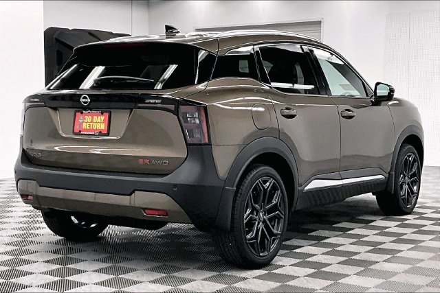 New 2026 Canyon Bronze Nissan SR image 17