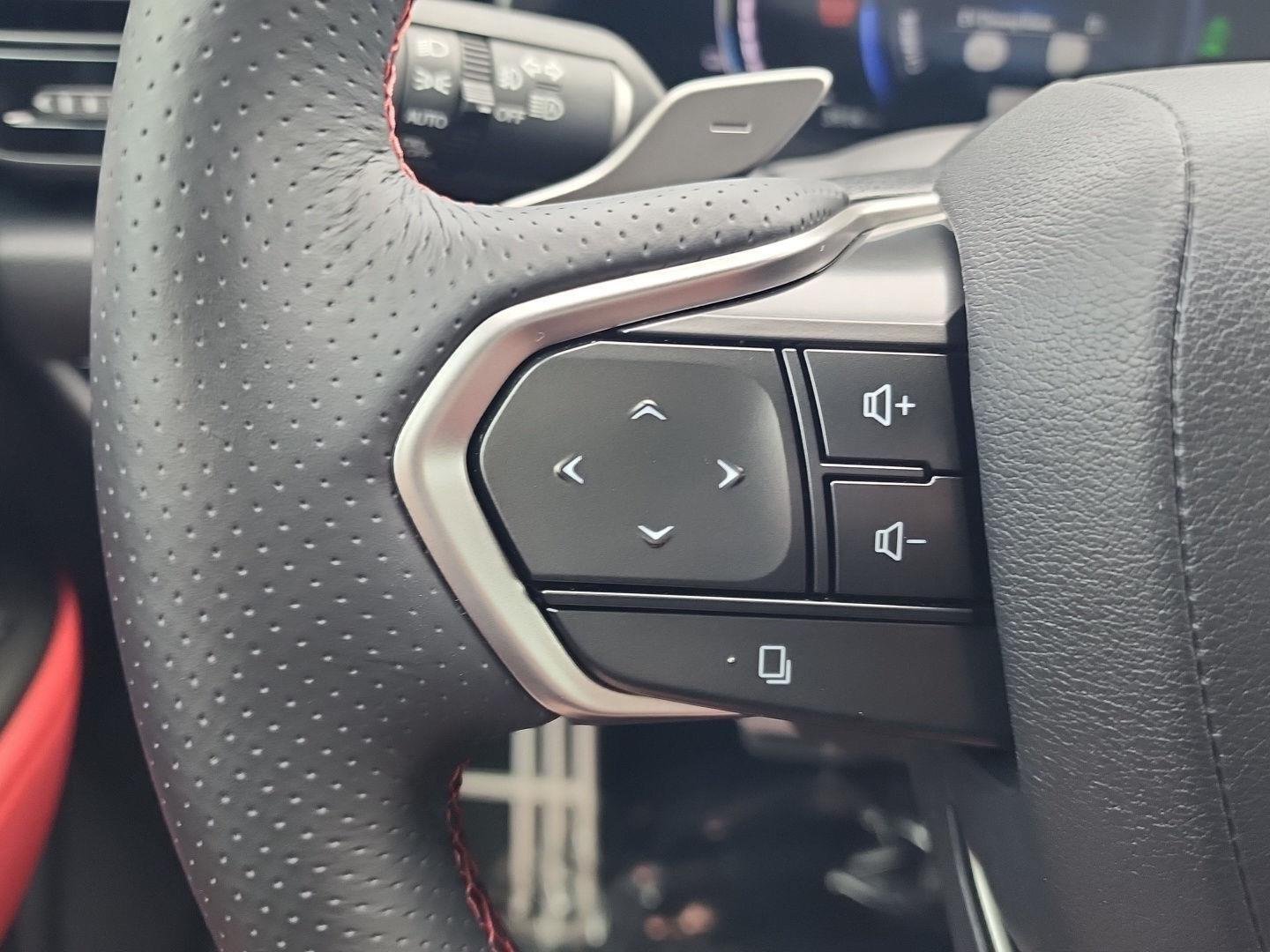Used 2025 Ultra White Lexus NX 450h+ F SPORT Handling image 15