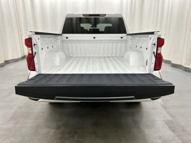 Used 2024 Summit White Chevrolet RST image 7