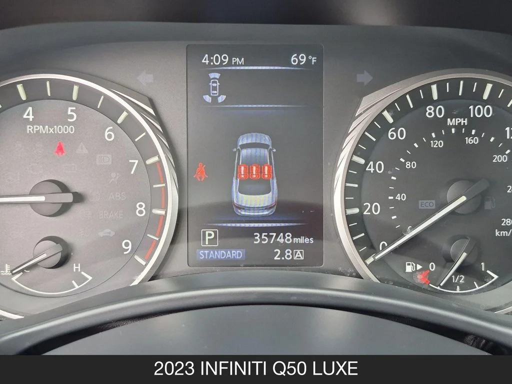 Used 2023 Red INFINITI LUXE image 20