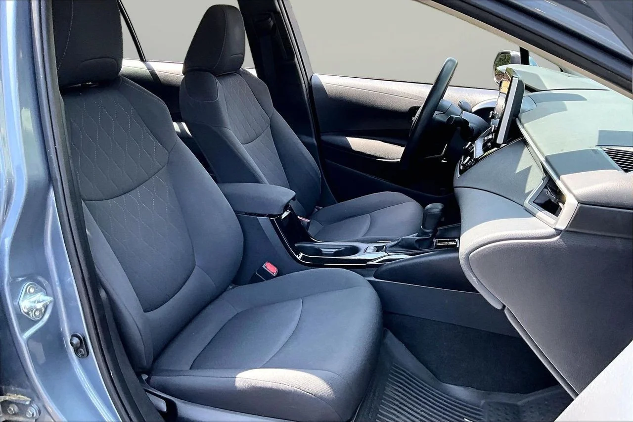 Certified Used 2021  Toyota LE image 22