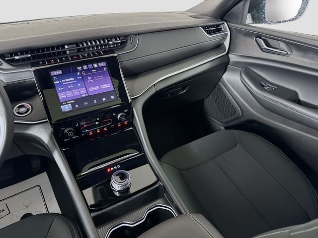 New 2026 Baltic Gray Metallic Clearcoat Jeep Laredo image 22