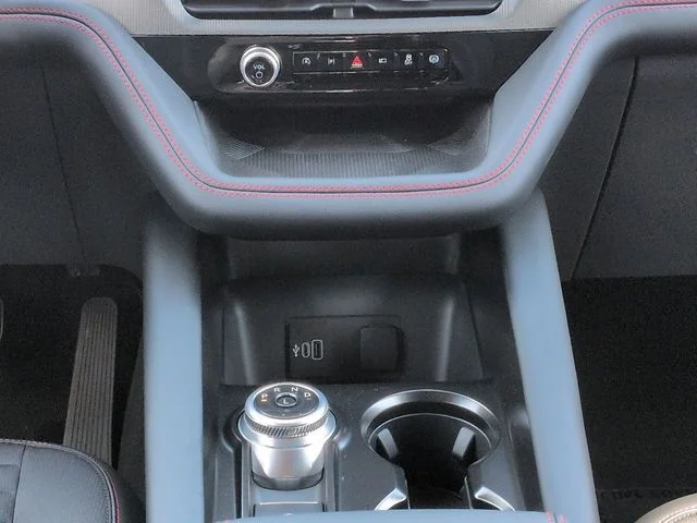 New 2026 Star White Metallic Tri-Coat Ford ST-Line image 19