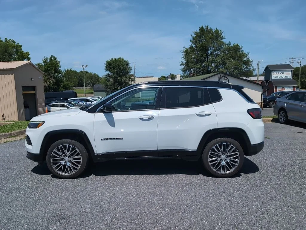 Certified Used 2022 White Jeep Limited image 8