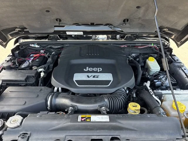 Used 2014 Black Clearcoat Jeep Unlimited Rubicon image 27