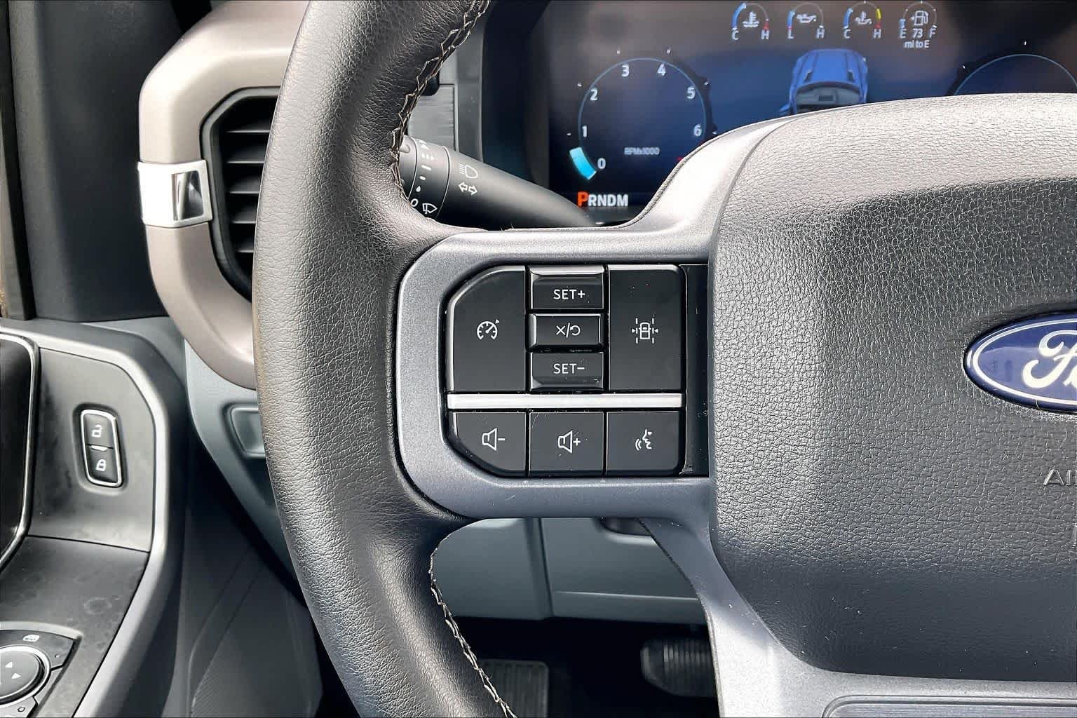 Used 2025 Oxford White Ford XLT image 23