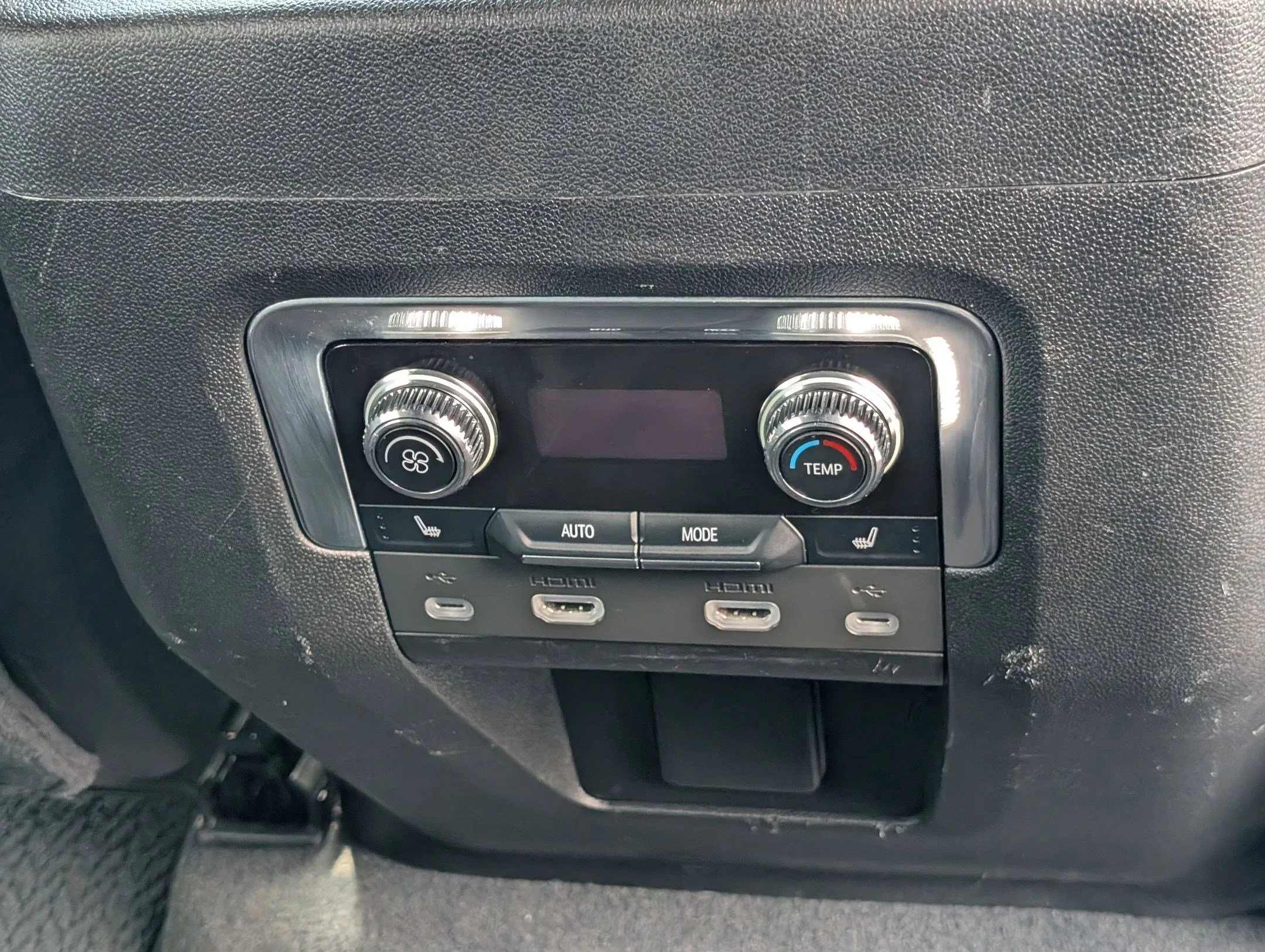 2021 GMC Yukon XL Denali - Photo 28
