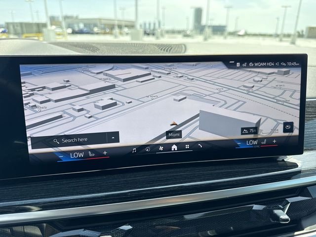 Used 2025 Black BMW xDrive40i image 18