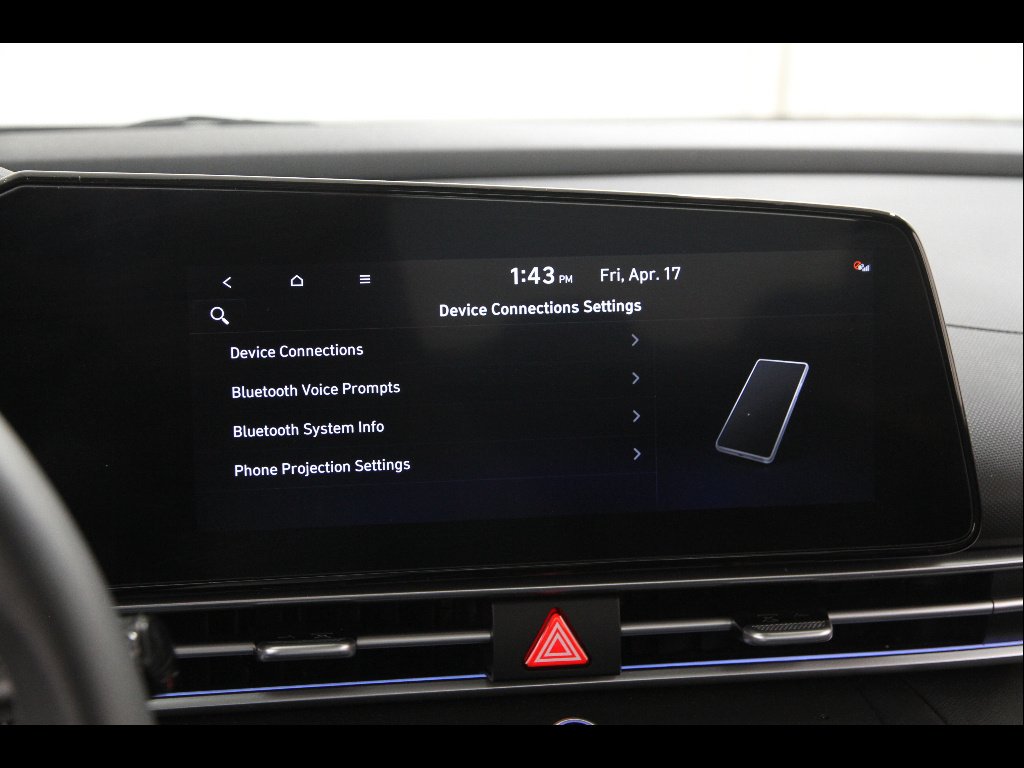2025 Hyundai Elantra Limited - Photo 12
