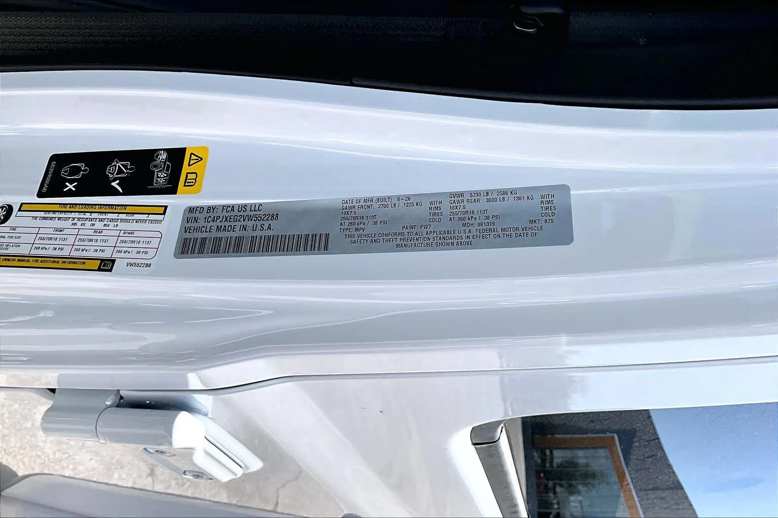 New 2027 Bright White Clear-Coat Paint Jeep Sahara image 21