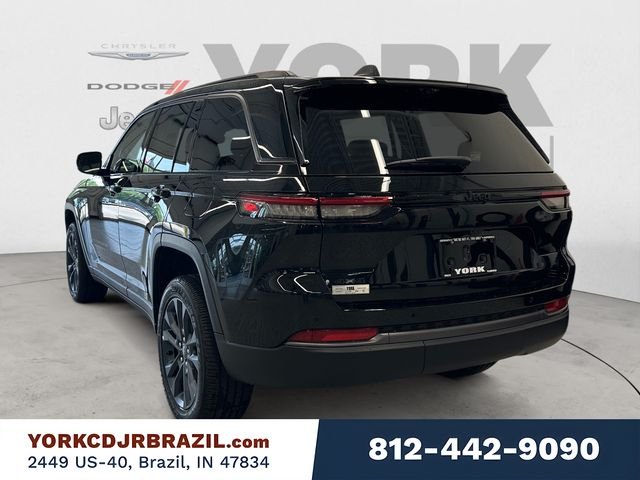 New 2026 Diamond Black Crystal Pearl-Coat Exterior Paint Jeep Limited image 3