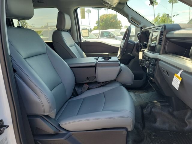 New 2026 Oxford White Ford F-450® XL image 16
