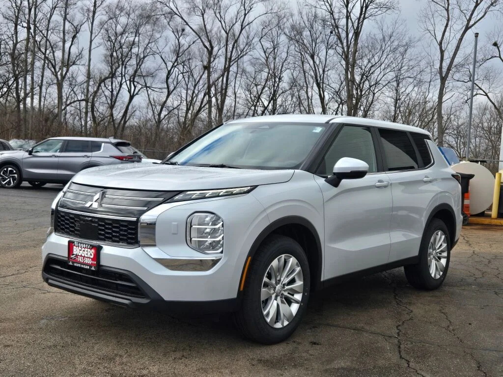New 2026 White Mitsubishi ES 1.5T S-AWC image 3