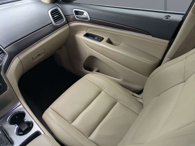 Used 2018 White Jeep Limited image 18