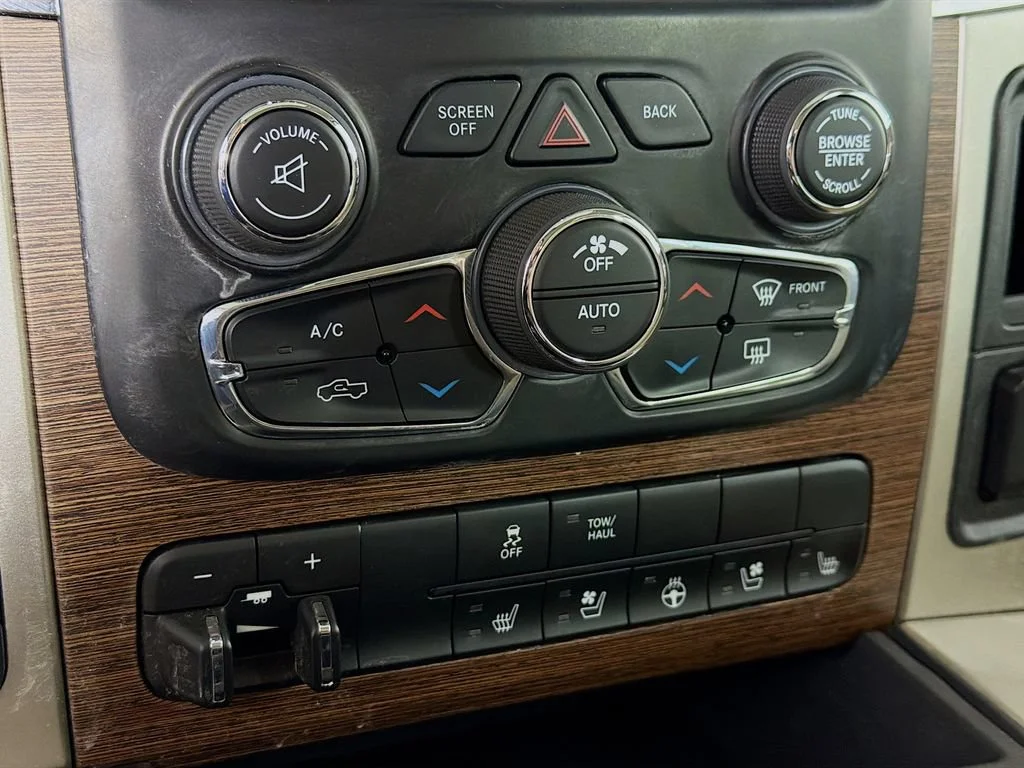 Used 2018  Ram Laramie image 17