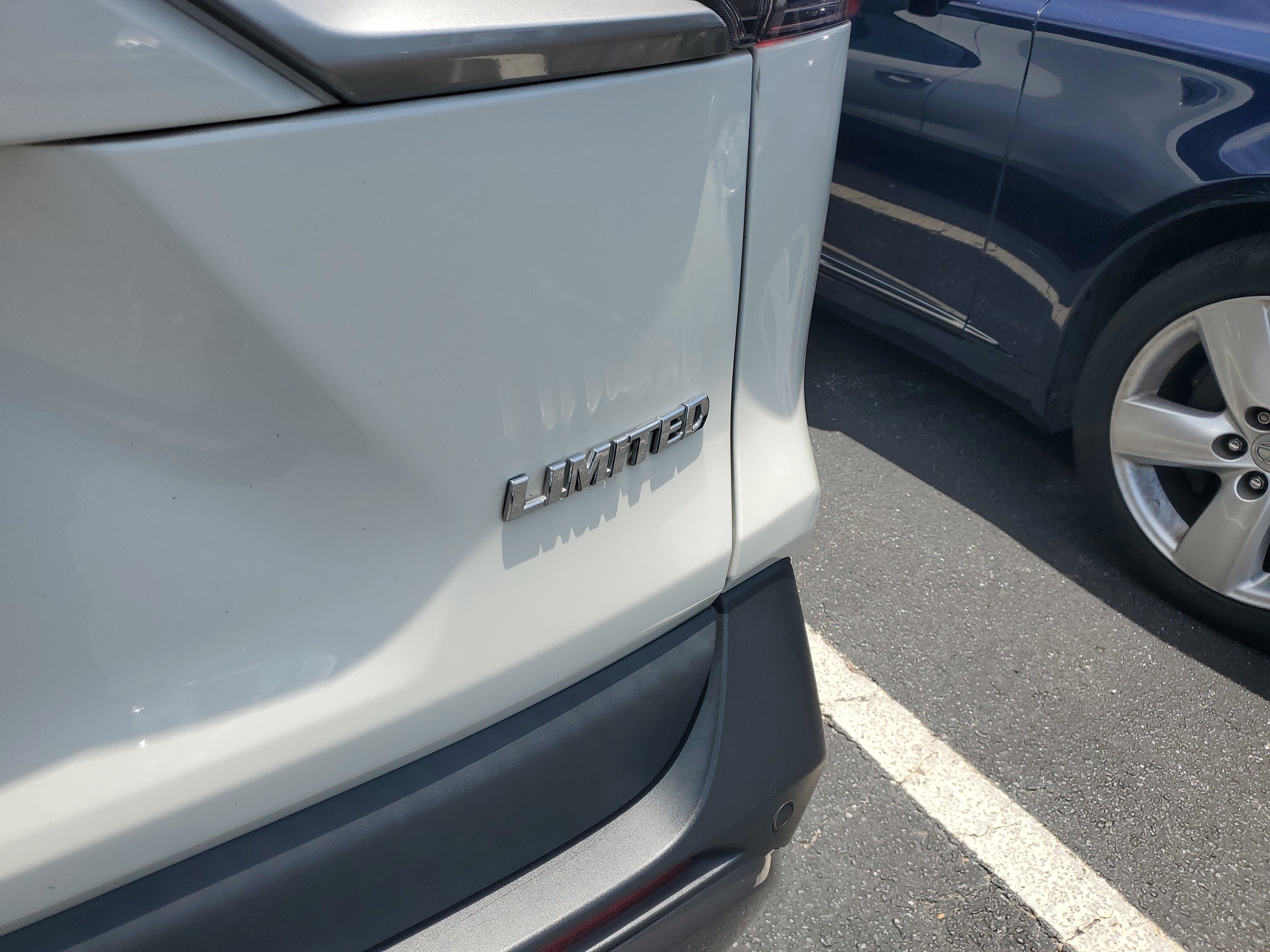 Used 2019 Blizzard Pearl Toyota Limited image 7