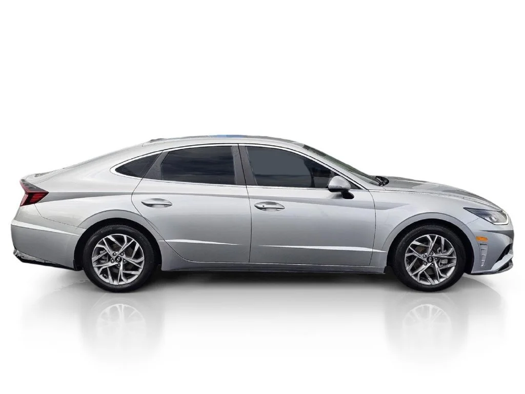 Used 2021 Shimmering Silv Hyundai SEL image 7
