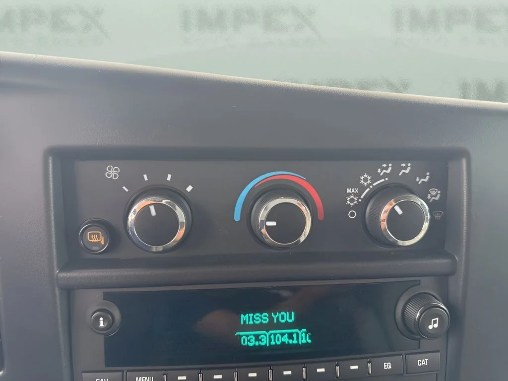 Used 2025 White Chevrolet LT image 17