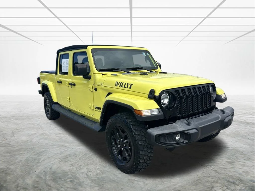 Used 2023 Yellow Jeep Willys image 2