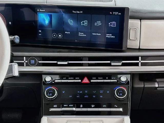 New 2027 White Hyundai SEL image 15