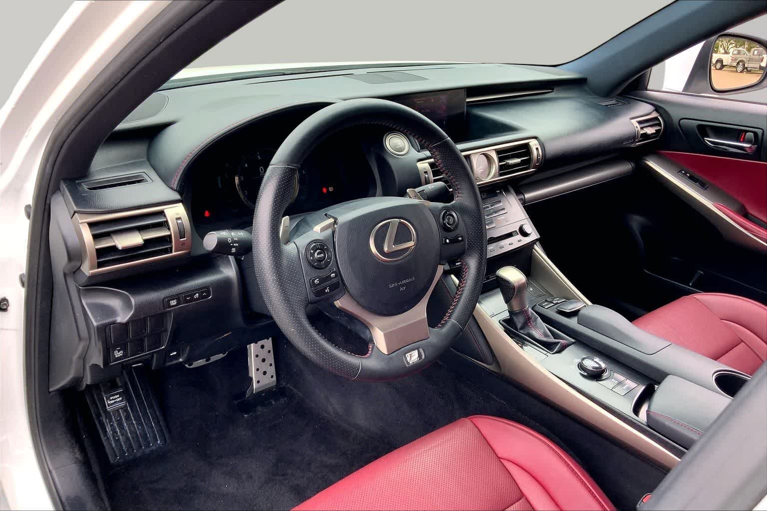 Used 2014 Ultra White Lexus  image 17