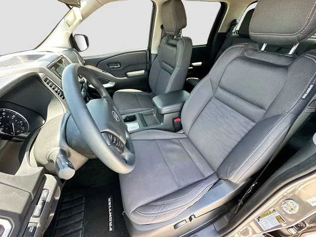 Used 2022 Gray Nissan SV image 19