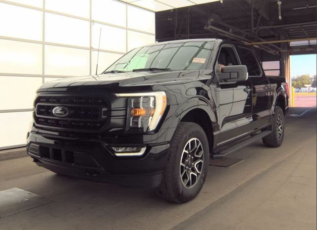 Used 2023 Black Ford XLT image 2