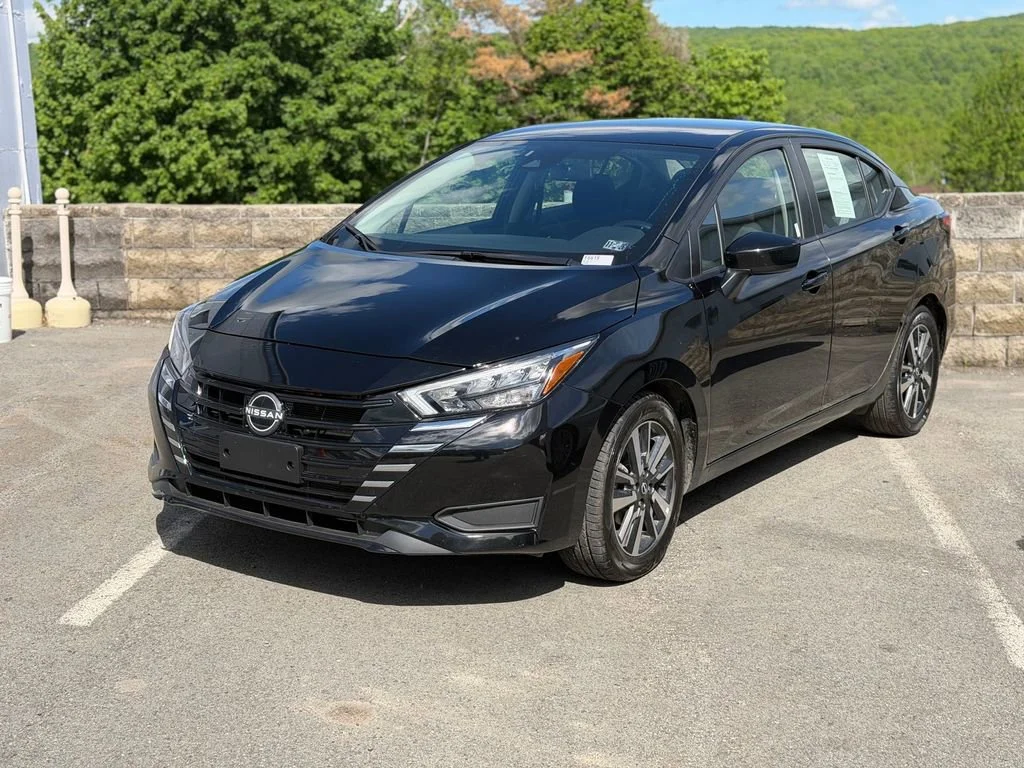 2025 Nissan Versa 1.6 SV CVT's photo