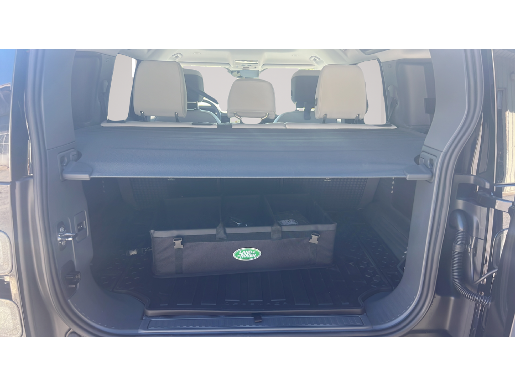 New 2026 Santorini Black LAND ROVER X-Dynamic SE image 16