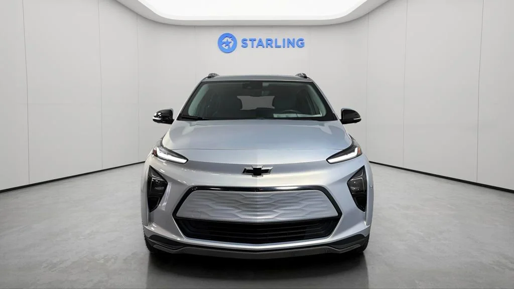 Used 2023 Silver Flare Metallic Chevrolet Premier image 16