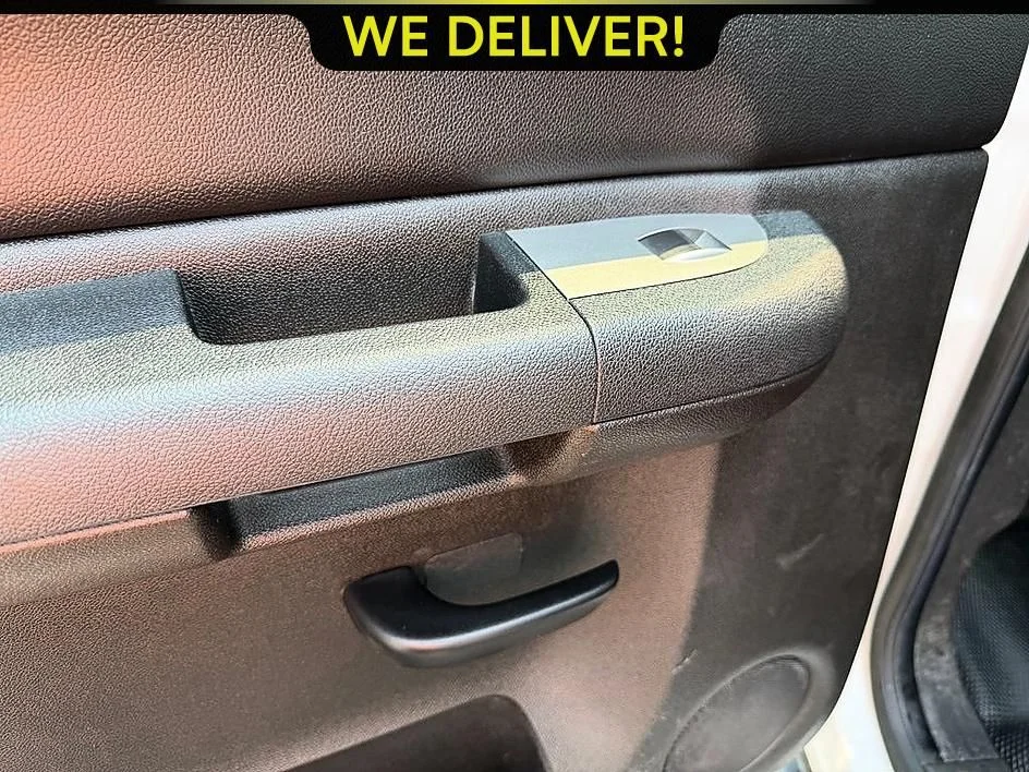 Used 2012 White Chevrolet LT image 18