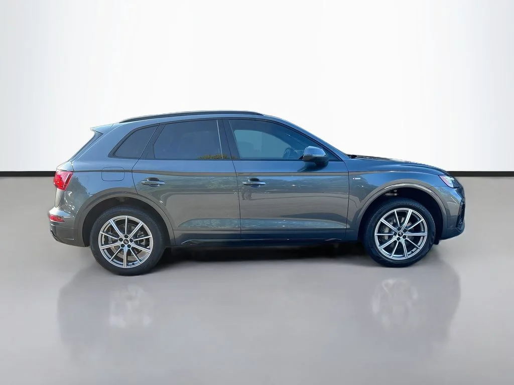 Used 2023  Audi 55 Premium Plus image 8