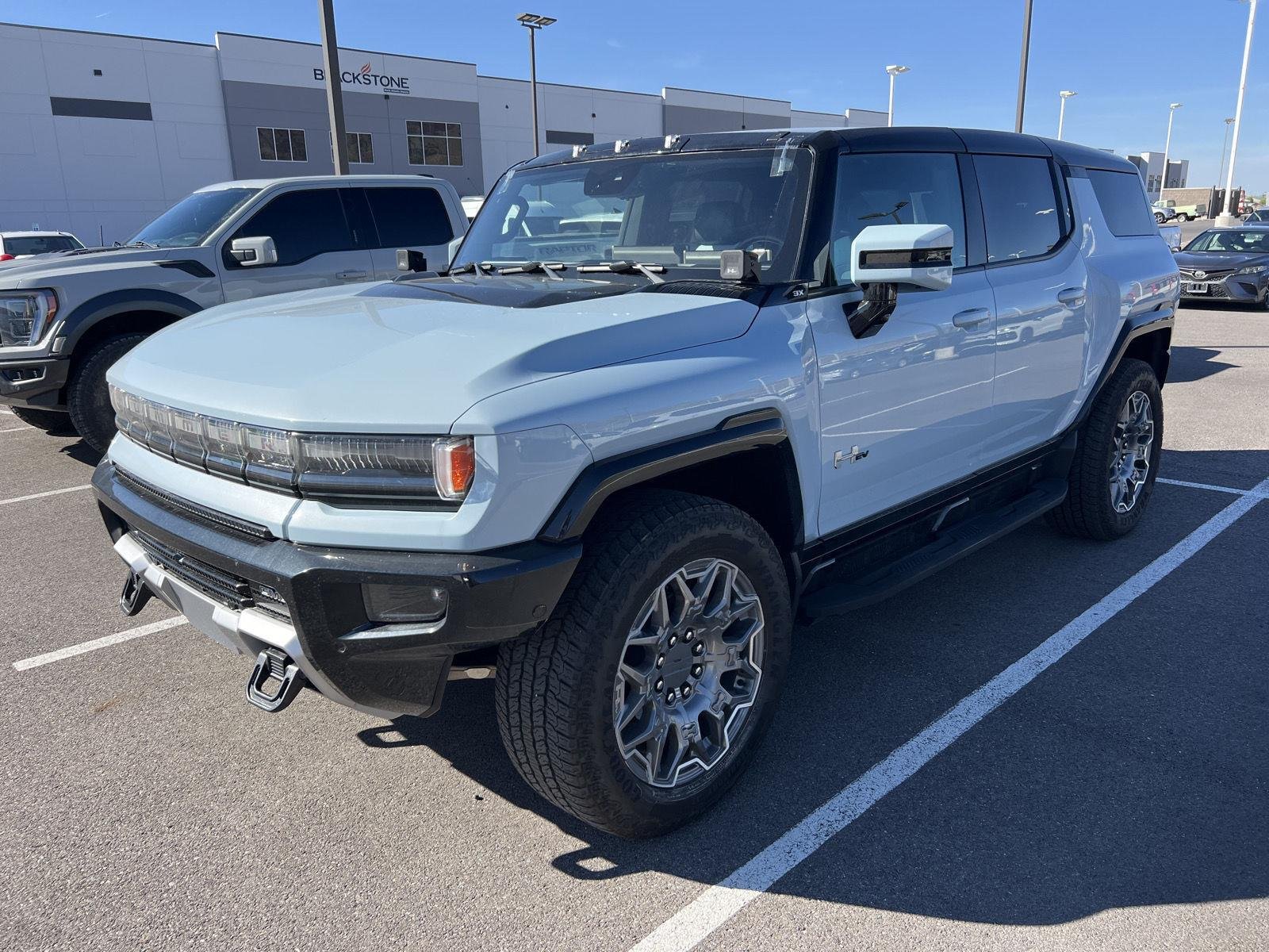 2024 GMC HUMMER EV