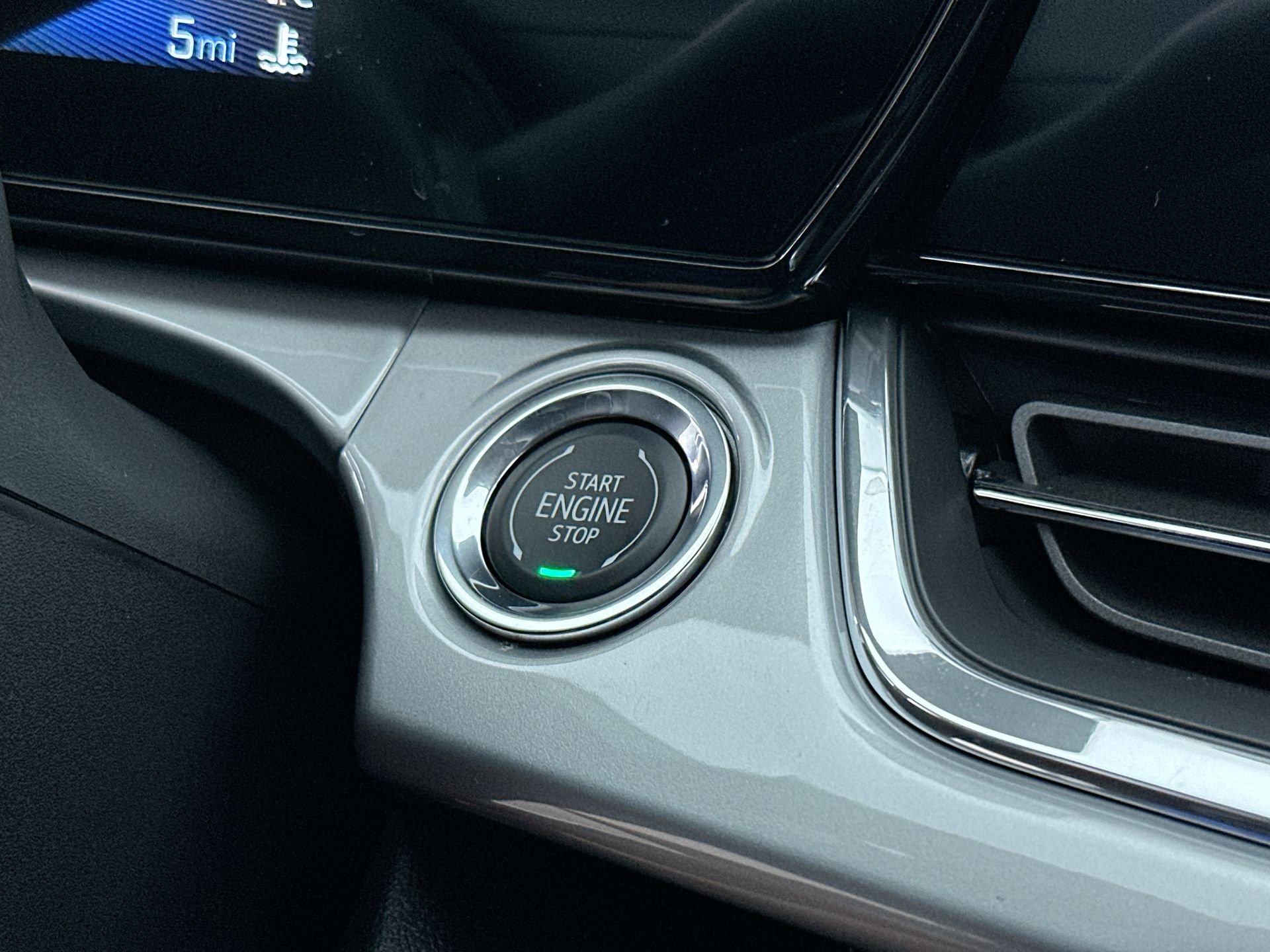 New 2026 Summit White Chevrolet LT image 70
